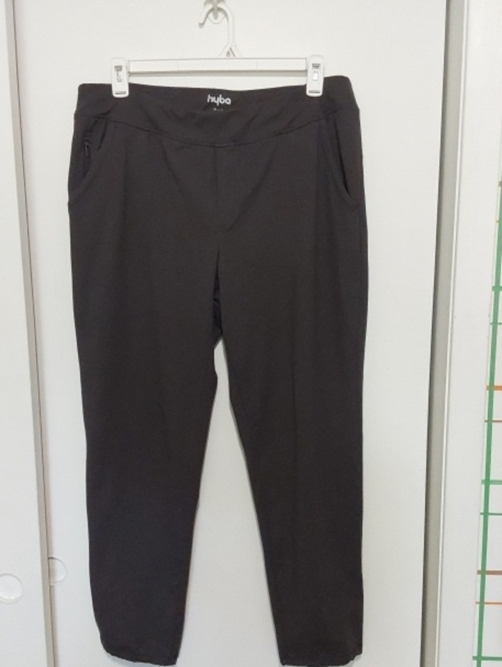 Hyba Women's Straight Leg Active Pants in Charcoal Gray